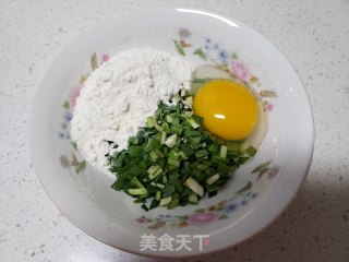 韭菜煎饼的做法步骤：4
