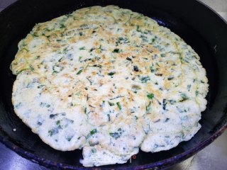 韭菜煎饼的做法步骤：7