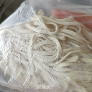 春笋腊肉焖面的做法步骤：14