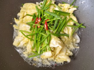 香葱炒鹅蛋的做法步骤：9