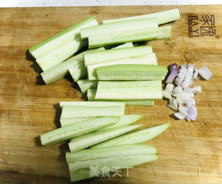 肉末蒸秋茄的做法步骤：2
