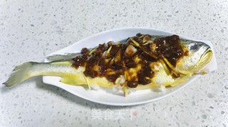 黄豆酱蒸小黄鱼的做法步骤：3