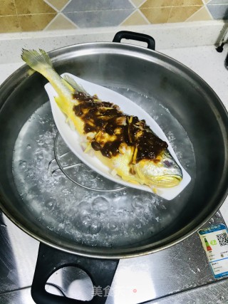 黄豆酱蒸小黄鱼的做法步骤：4