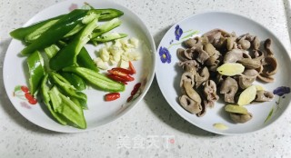 尖椒炒鱼肚的做法步骤：4