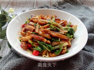 香芹炒猪耳的做法步骤：7
