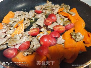 胡萝卜炒牛肉的做法步骤：4