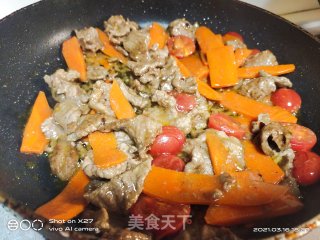 胡萝卜炒牛肉的做法步骤：6