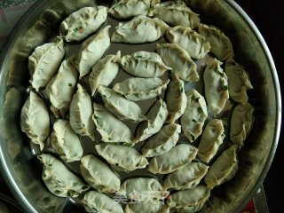 花心猪肉韭菜饺子的做法步骤：8