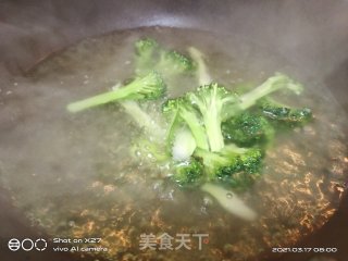 蘑菇西蓝花鸡肉火腿沙拉的做法步骤：3