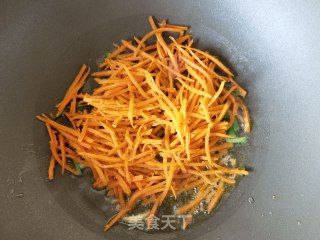 胡萝卜木耳荞麦面的做法步骤：5