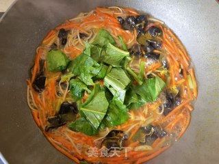胡萝卜木耳荞麦面的做法步骤：11