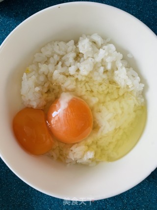 樱花虾豆角蛋炒饭的做法步骤：2