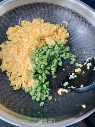 樱花虾豆角蛋炒饭的做法步骤：5