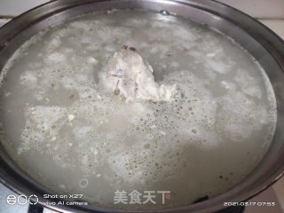 青菜筒骨面的做法步骤：2
