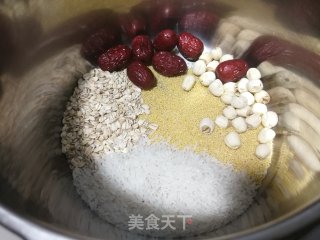 红枣燕麦莲子二米粥的做法步骤：1