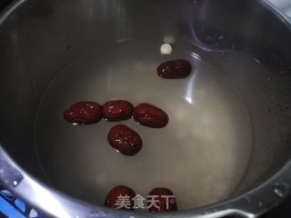 红枣燕麦莲子二米粥的做法步骤：2