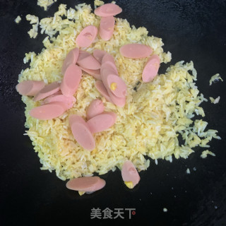 榄菜火腿肠炒饭的做法步骤：4