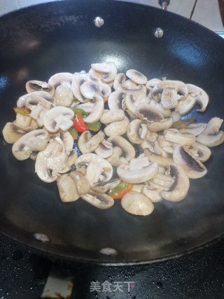 荷兰豆口菇炒牛肉片的做法步骤：8