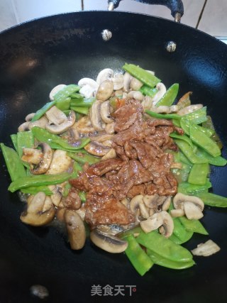 荷兰豆口菇炒牛肉片的做法步骤：10