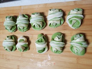 菠菜汁花卷的做法步骤：15