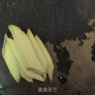 豆酱焖花仙的做法步骤：2