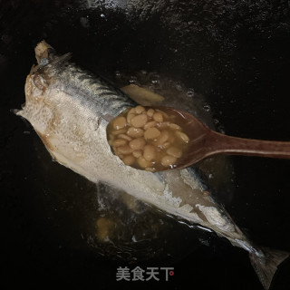 豆酱焖花仙的做法步骤：6