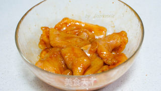 胡萝卜烧鸡胸肉的做法步骤：1