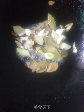 春笋焖牛肉的做法步骤：3
