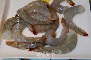 蒜蓉粉丝蒸大虾的做法步骤：4