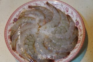 蒜蓉粉丝蒸大虾的做法步骤：6