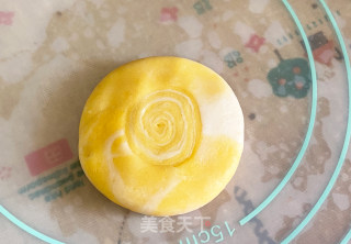 超美的彩虹螺旋酥，酥到掉渣！的做法步骤：22
