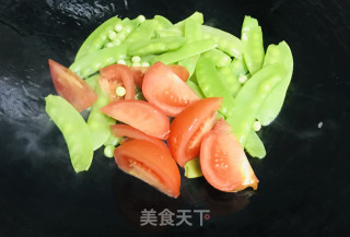 番茄荷兰豆炒肉片的做法步骤：3