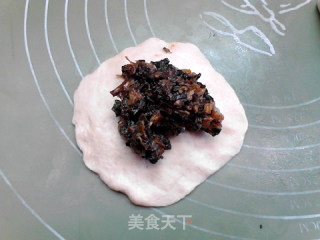 酱香腊肉蘑菇莜面馅饼的做法步骤：6