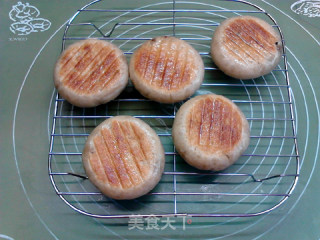 酱香腊肉蘑菇莜面馅饼的做法步骤：15