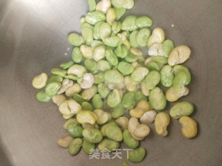 韭菜炒蚕豆的做法步骤：6