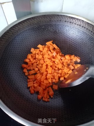 玉米红萝卜火腿丁的做法步骤：3