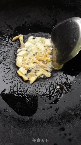 酸豆角炒牛肉的做法步骤：3