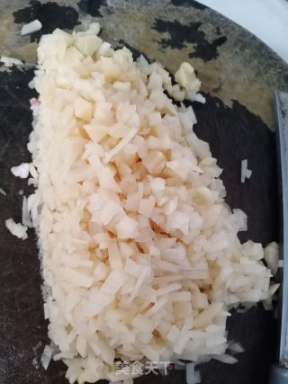 酸菜炒肉末的做法步骤：1