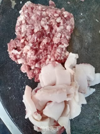 酸菜炒肉末的做法步骤：2