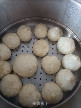 酸菜猪肉包的做法步骤：10