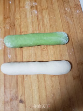 双色开花菠菜汁馒头的做法步骤：7