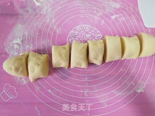 玉米面红枣馒头卷的做法步骤：7