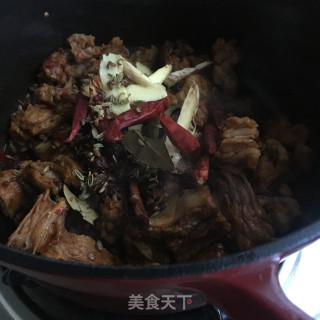 红烧羊肉面的做法步骤：7