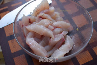 萝卜烧鱼块的做法步骤：1
