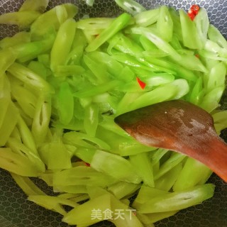 素炒莴笋的做法步骤：3