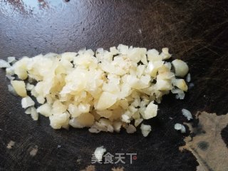 木耳炒包心菜的做法步骤：3