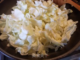 木耳炒包心菜的做法步骤：6