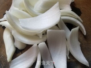 芦笋炒蘑菇的做法步骤：3