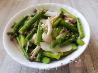 芦笋炒蘑菇的做法步骤：9