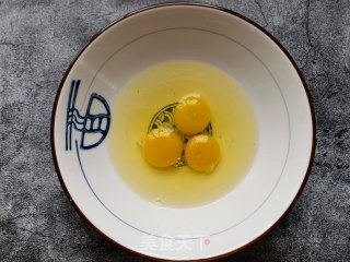 榆钱鸡蛋饼的做法步骤：1